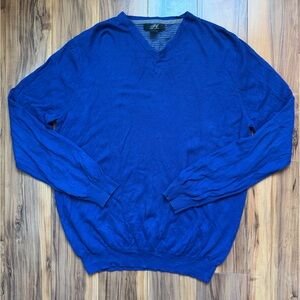 Foxcroft Men's Royal Blue 10% cashmere V-Neck Sweater